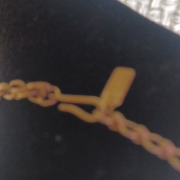 1928 Gold Heart Locket - Picture 5 of 6